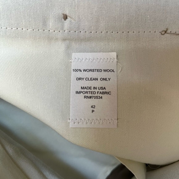 Men’s Orvis Khaki Pants - Picture 3 of 8